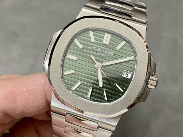 Patek Philippe Nautilus green plate - Image 3